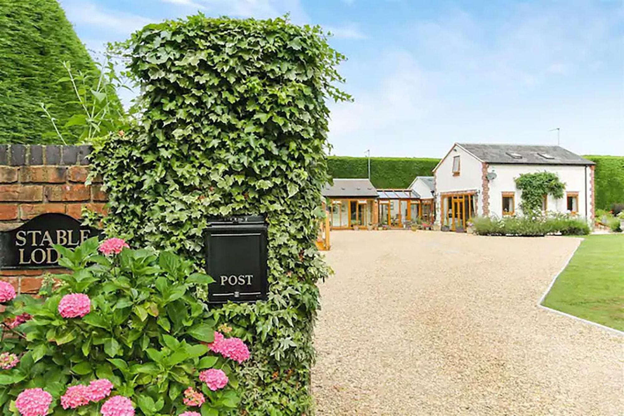 Stable Lodge - Boutique Bed & Breakfast Shurdington 外观 照片
