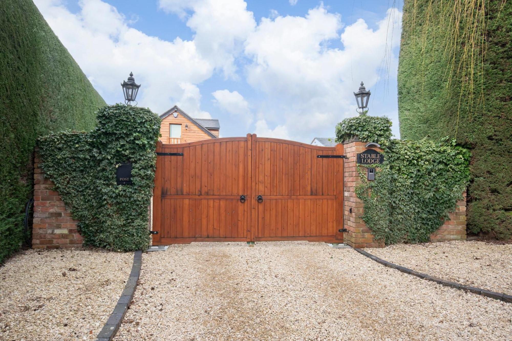 Stable Lodge - Boutique Bed & Breakfast Shurdington 外观 照片