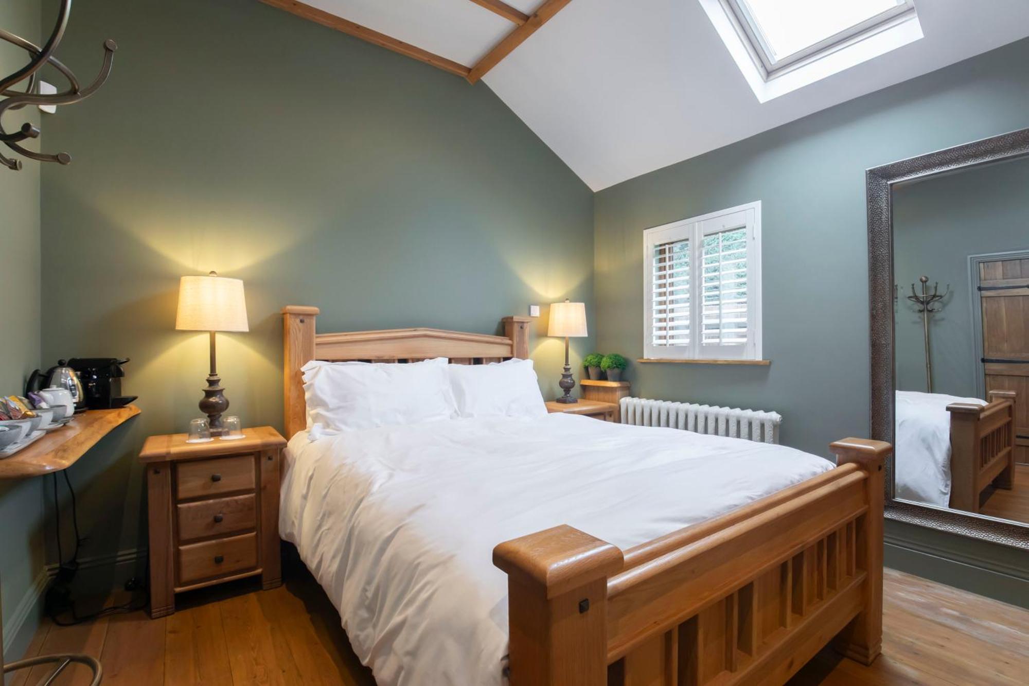 Stable Lodge - Boutique Bed & Breakfast Shurdington 外观 照片